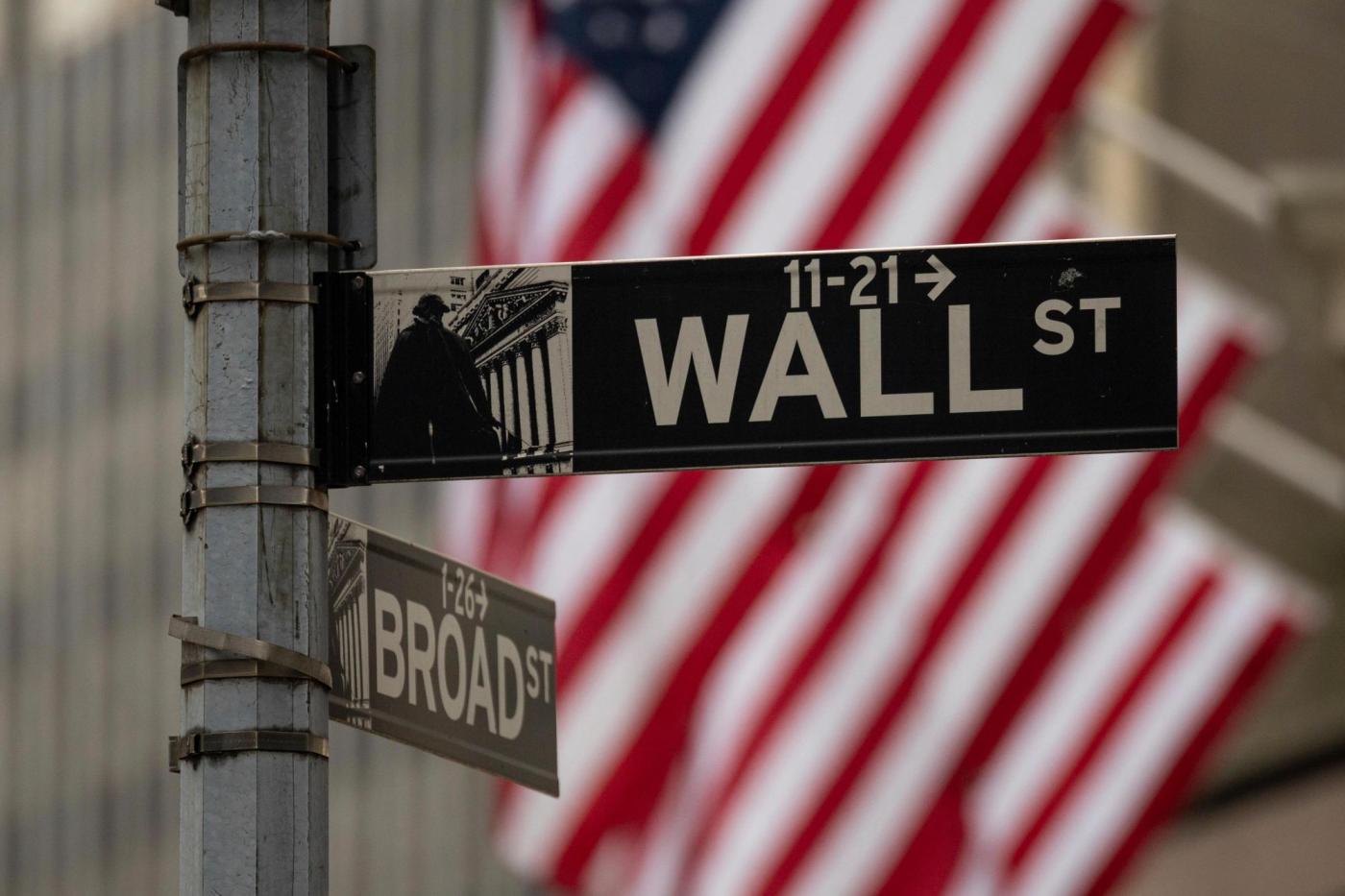US stocks close at an all-time high in record rebound